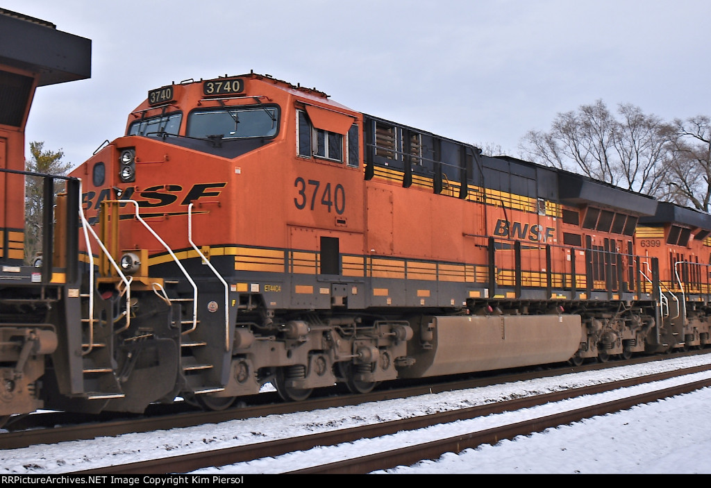 BNSF 3740